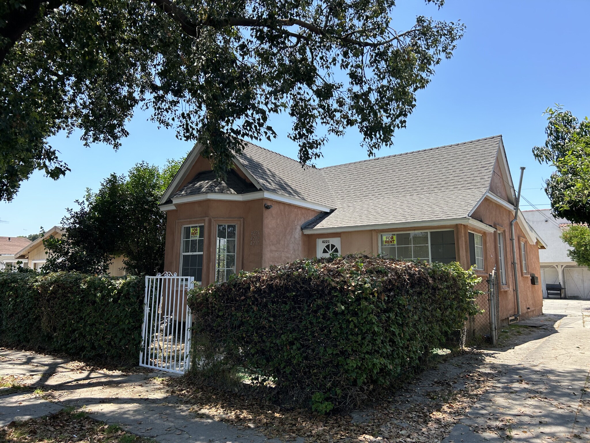 Building Photo - 4221 S Olive St