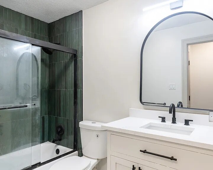 Building Photo - 1339 N Dearborn St