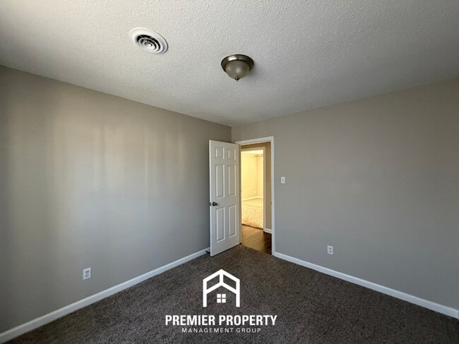 Building Photo - 7143 Markim Dr