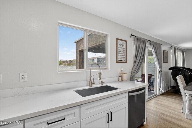 Building Photo - 12526 W Palmaire Ave