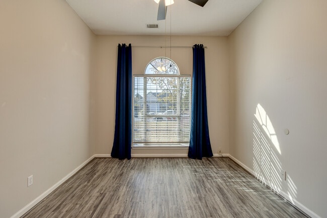 Building Photo - 19 Aquinnah Dr