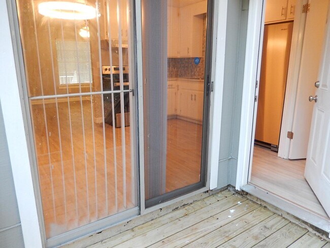 Building Photo - 520 Pasco Ct