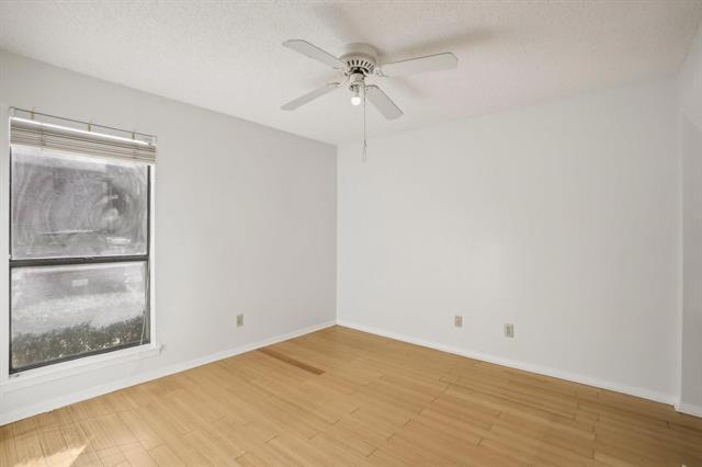 Building Photo - 1301 Memory Ln