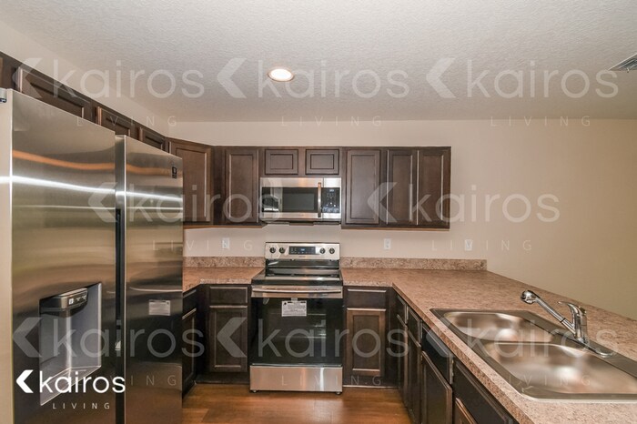 Building Photo - 1336 Lake Shore Blvd