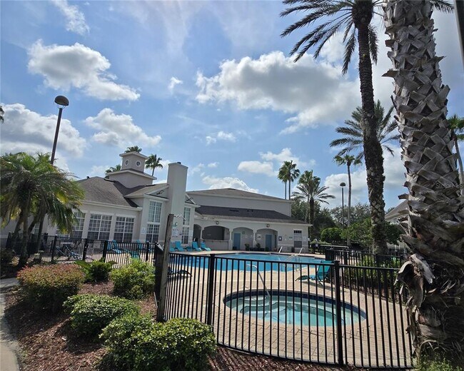 Building Photo - 9013 Lee Vista Blvd