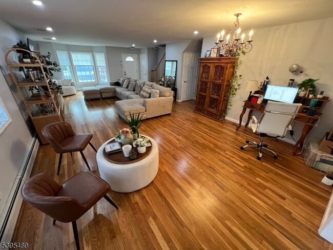 Building Photo - 497 Division Ave