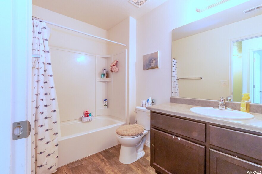 Building Photo - 928 W Stonehaven Dr