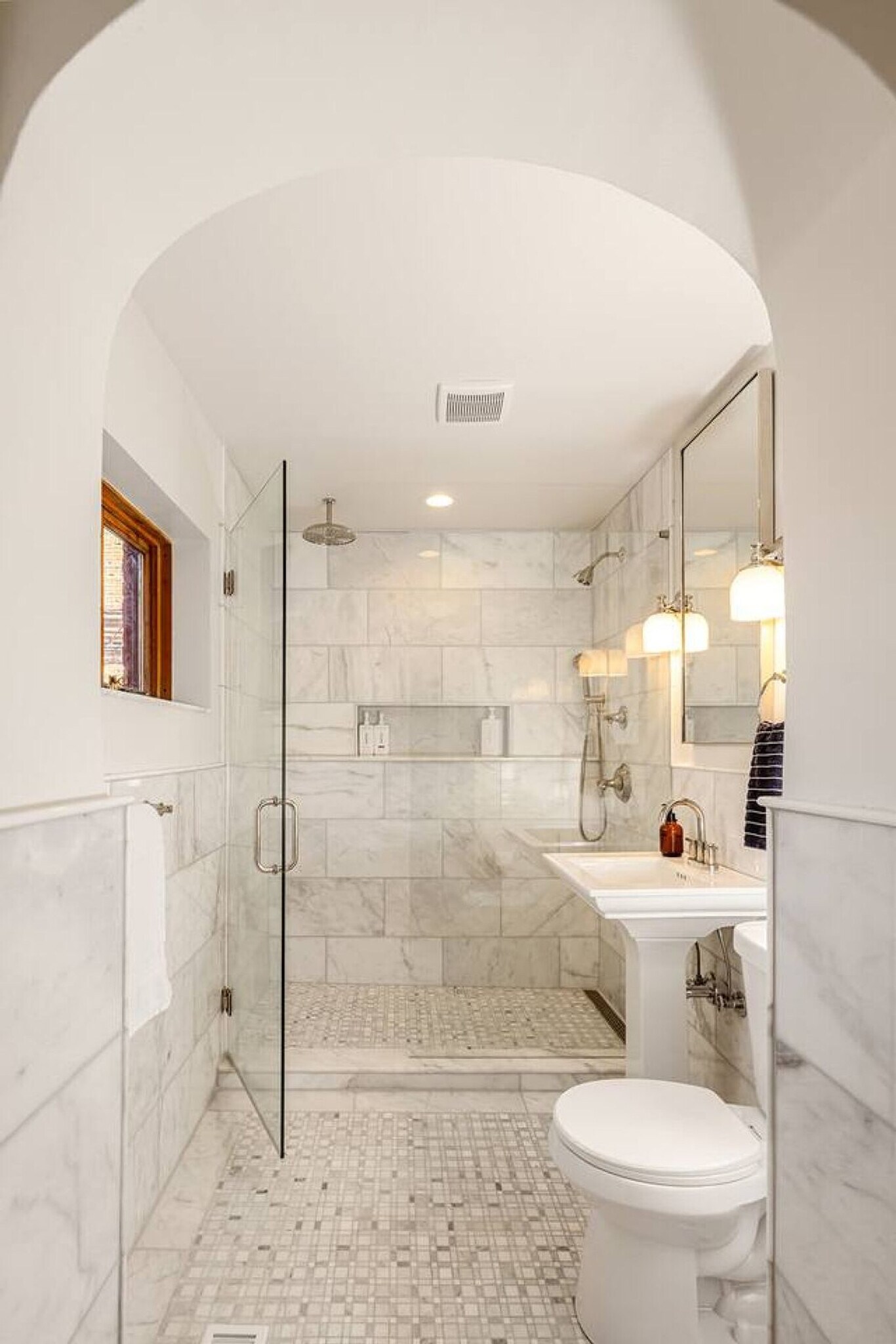 Building Photo - 1326 Broadway