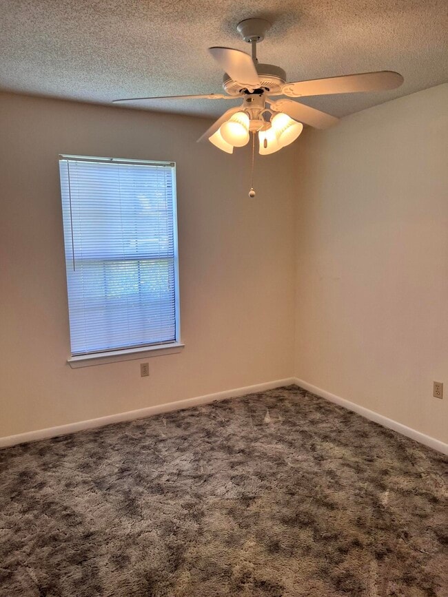 Building Photo - 103 Wedgewood Ct