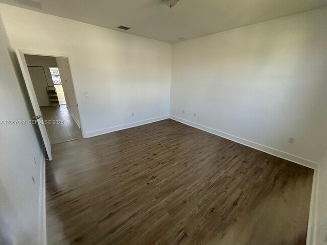 Building Photo - 5525 Agostino Way