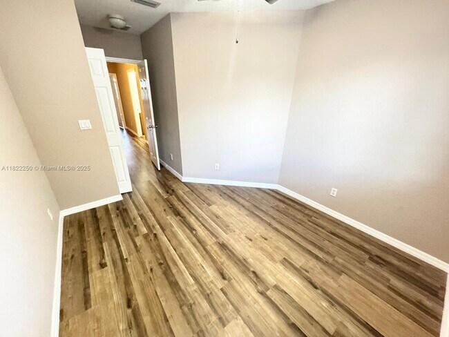 Building Photo - 3622 Oleander Terrace