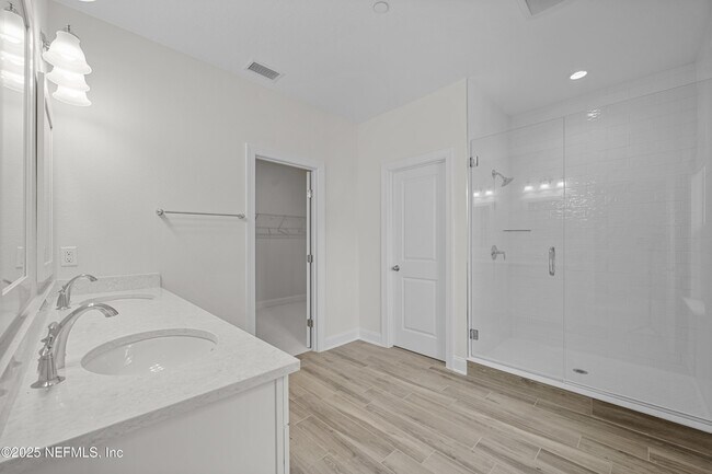 Building Photo - 23 Oak Pk Dr