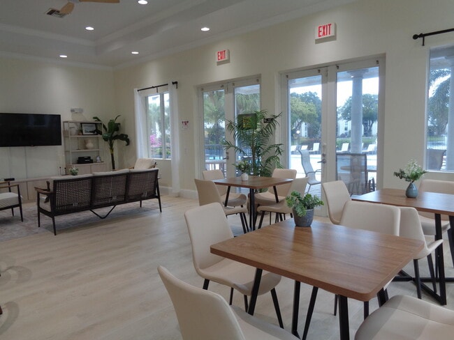 Building Photo - 950 Lavers Cir