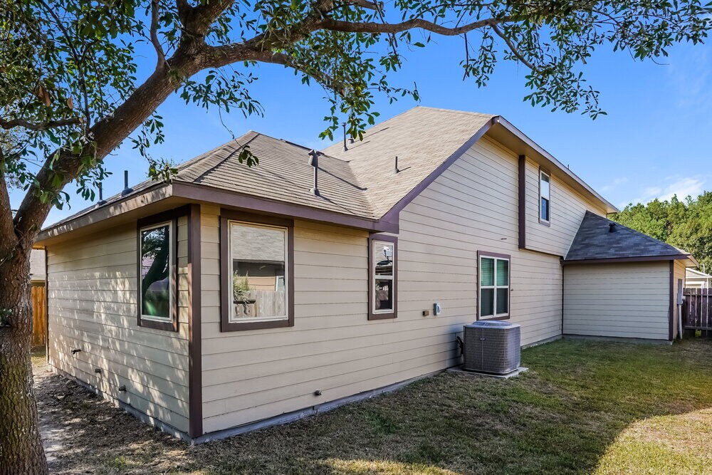 Building Photo - 2041 Lost Pine Ct