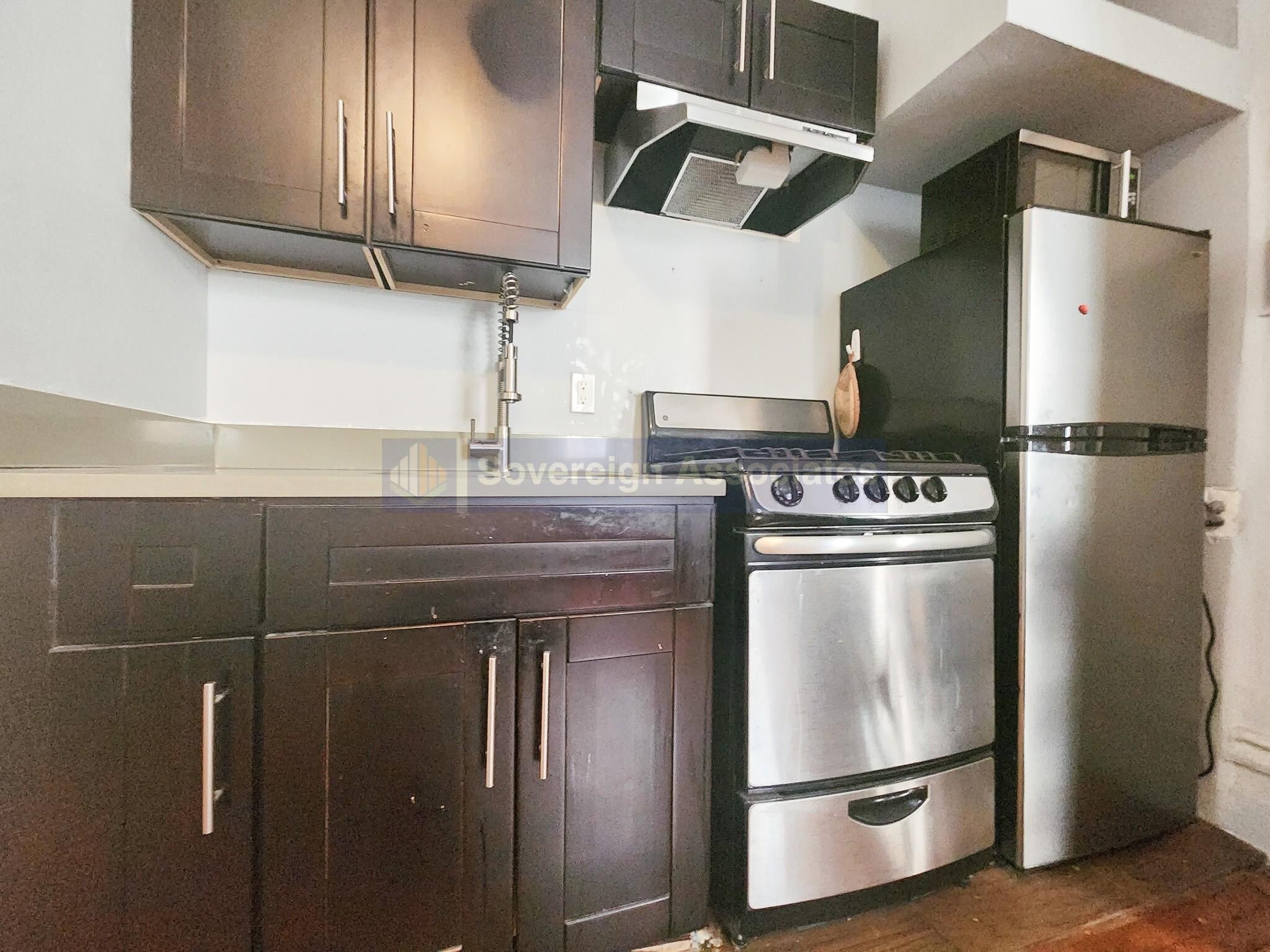 Building Photo - 45 Tiemann Pl