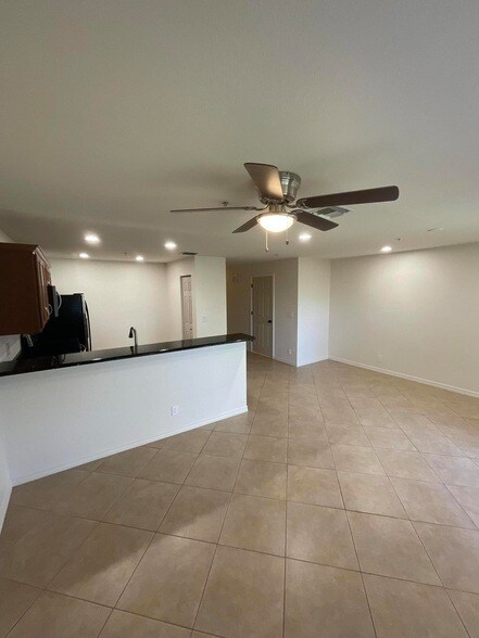 Building Photo - 5269 SE Jennings Ln