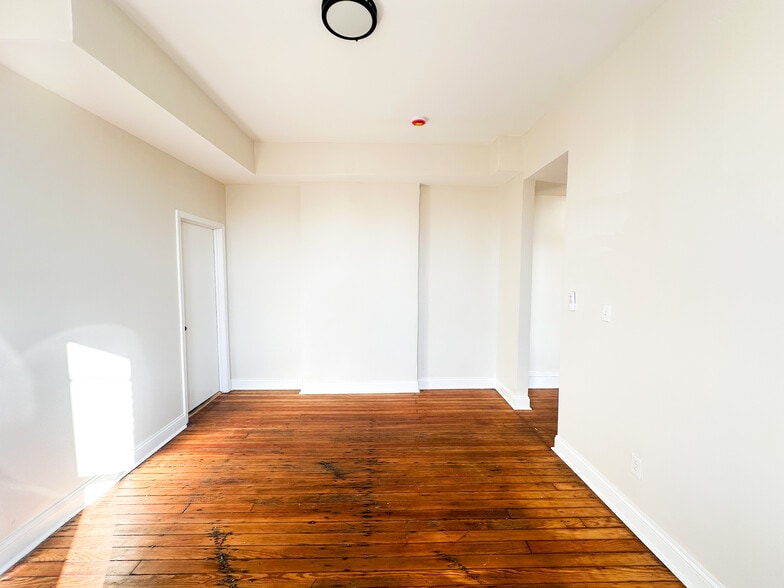 Building Photo - 3333 California Ave