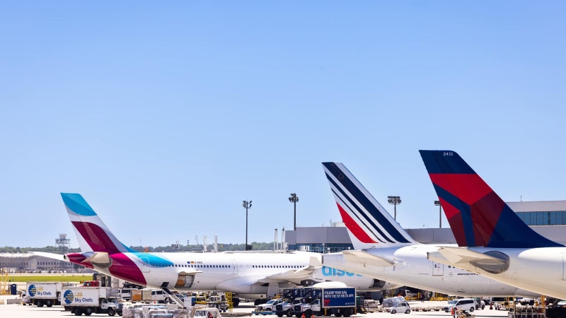 Building Photo - 5618 Laurel Ridge Dr