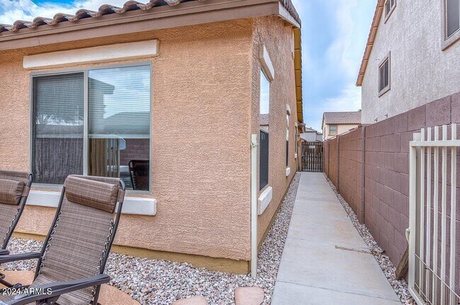 Building Photo - 11141 N 162nd Dr
