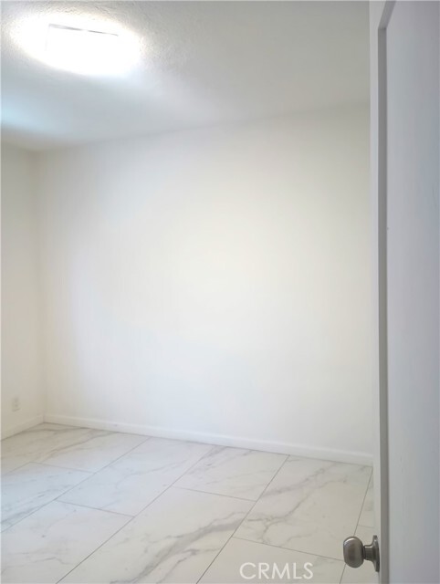 Building Photo - 1580 N Orange Grove Ave