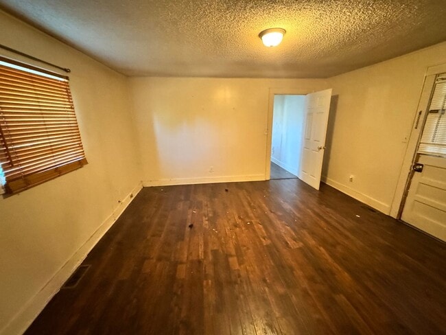 Building Photo - 2/1 Duplex in Shelby, NC