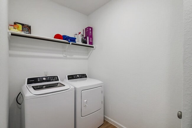 Building Photo - 2107 Fisher Bnd Dr