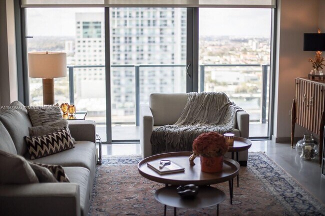 Building Photo - 68 SE 6th St