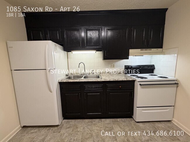 Building Photo - 1085 Saxon Rd