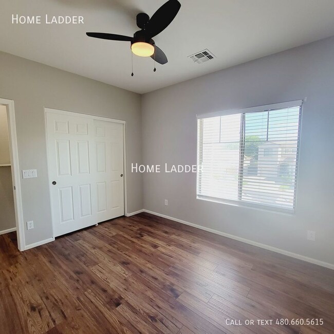 Building Photo - 6282 S Moccasin Trail