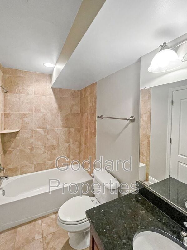 Building Photo - 511 S Chester St