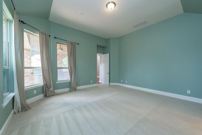 Building Photo - 29010 Pinnacle Ridge Dr