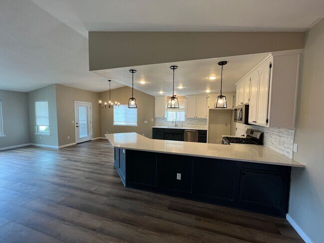 Building Photo - Country Living, in San Luis Obispo's Hidden Treasure - Santa Margarita