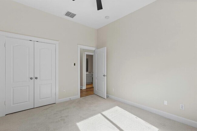 Building Photo - 10805 Ariock Ln