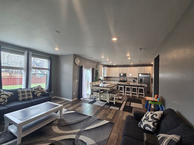 Building Photo - Built in 2021 Spacious Home with 4 bedroom...