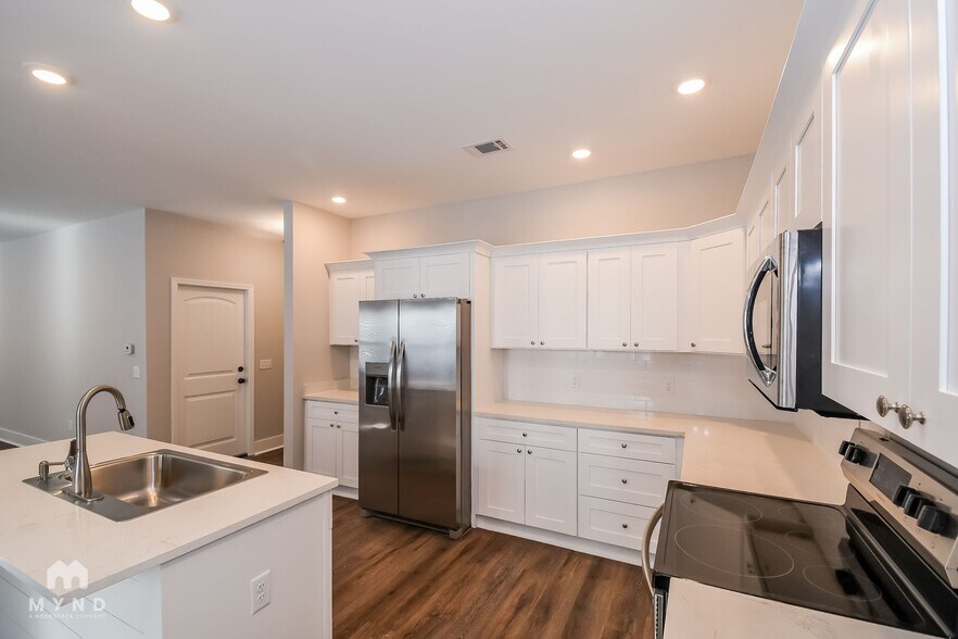 Building Photo - 67 Greyfield Dr