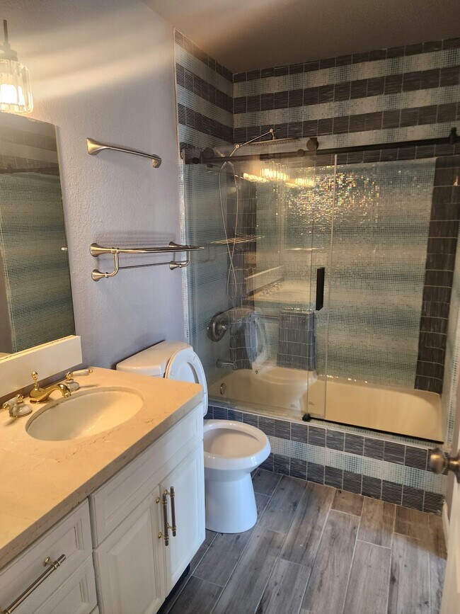 Building Photo - 317 S Stapley Dr