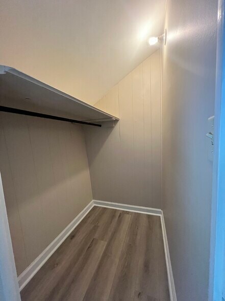 Walk-in closet - 51 Little Deer Creek Rd