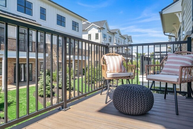 Building Photo - 7 SCENIC Ter