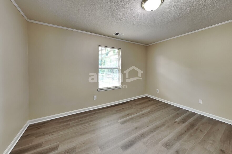 Building Photo - 1610 Thornwick Ter