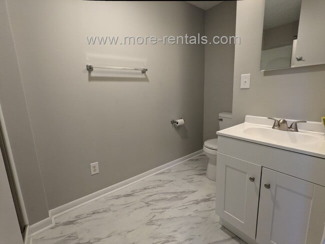 Building Photo - Remodeled house in Reynoldsburg (Groveport Schools)