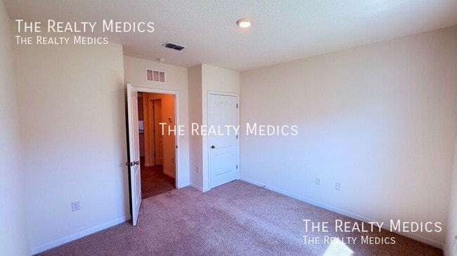 Building Photo - 3231 Silas Dr
