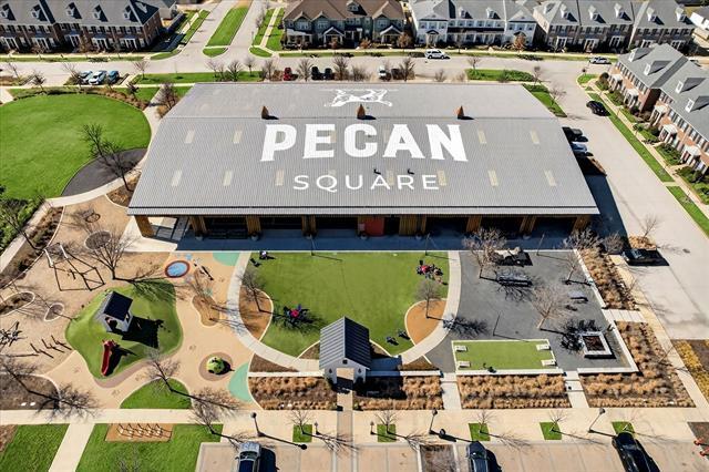 Building Photo - 1908 Elm Pl