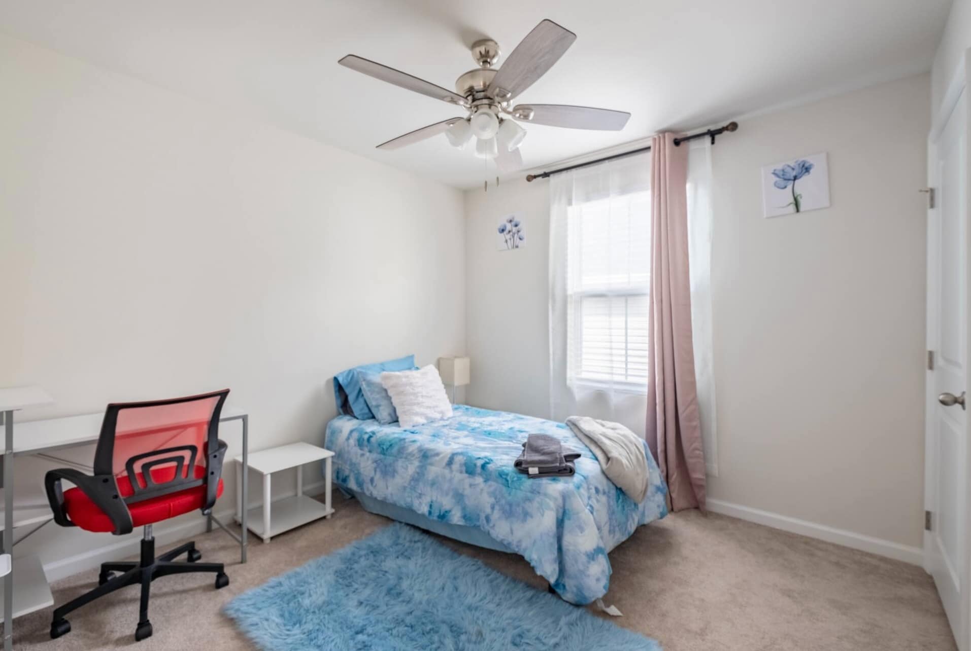 Building Photo - Room in House on Skipjack Ln