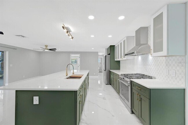 Building Photo - 5215 Denver St NE