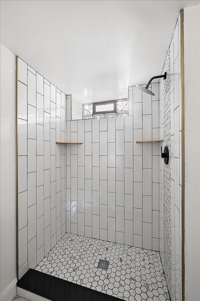 Building Photo - 6106 Oldtown St