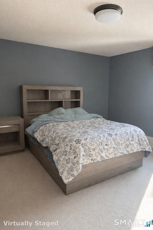 Building Photo - 8 Crossroads Ln