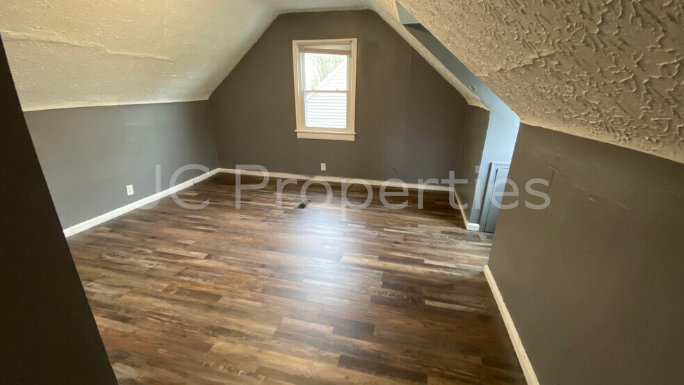 Bedroom 3 - 4406 Waymire Ave