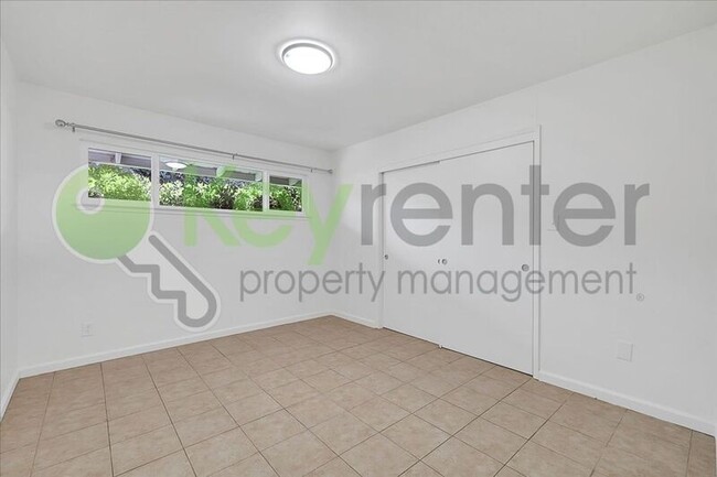 Building Photo - 6705 Greenback Ln