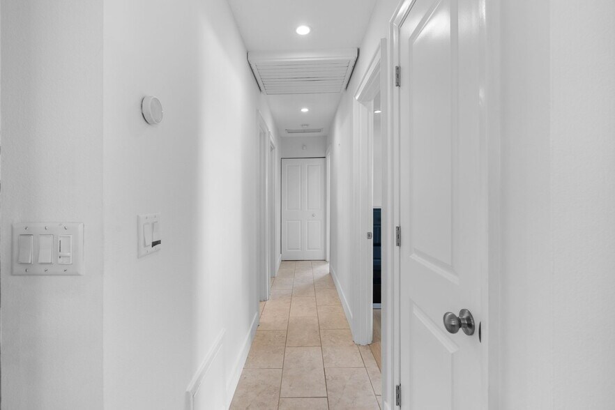 Building Photo - 1750 Alta Vista St