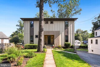 Building Photo - 5321 Glenwood Rd
